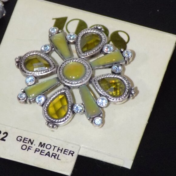 Lot of 3 New 1928 Mother of Pearl Set Necklace, Brooch & Earrings Bundle - Picture 4 of 6